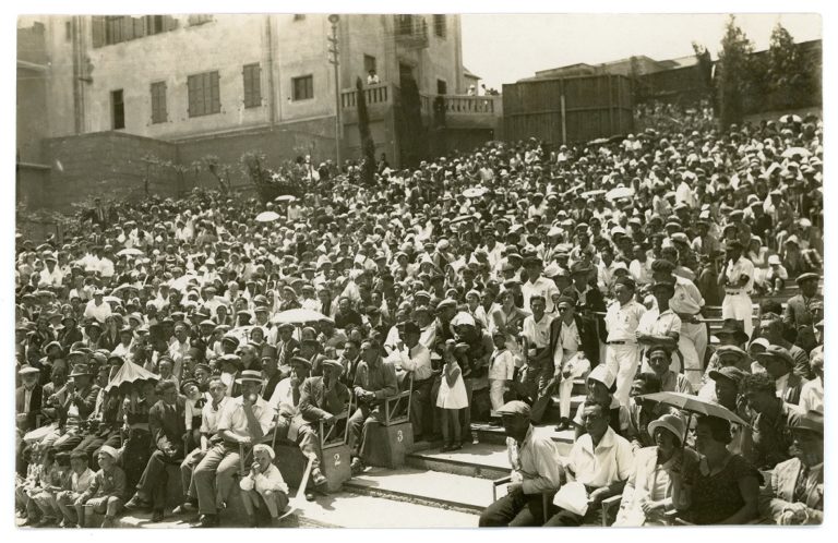 עצרת ה1 במאי באמפיתאטרון 1932, אוסף רימון מווזיאון העיר חיפה